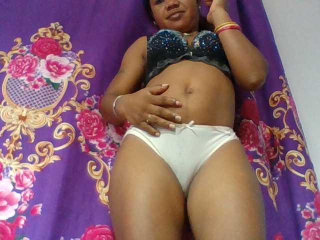 Elyah1a live cam on BongaCams