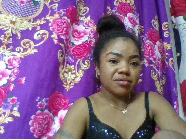Elyah1a live cam on BongaCams