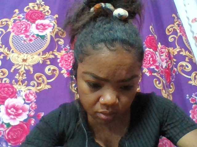 Elyah1a live cam on BongaCams