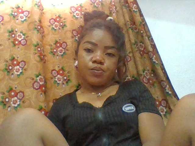 Elyah1a live cam on BongaCams