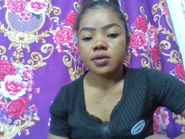 Elyah1a live cam on BongaCams