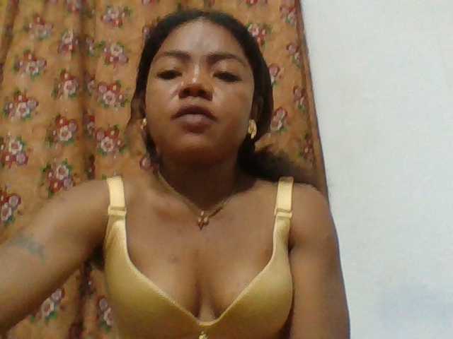 Elyah1a live cam on BongaCams