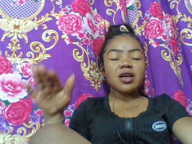 Elyah1a live cam on BongaCams