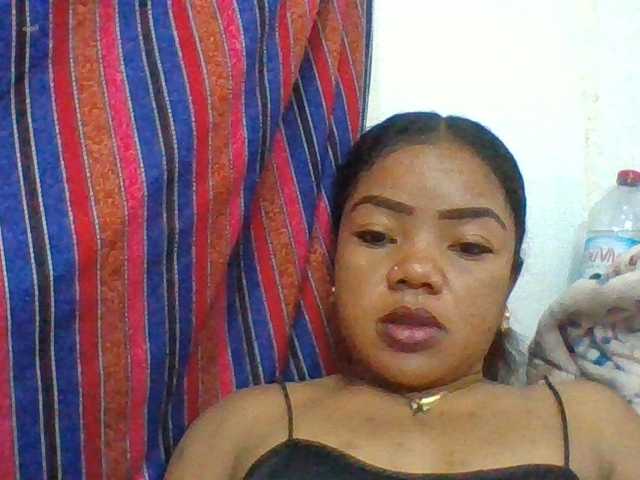 Elyah1a live cam on BongaCams