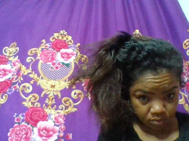 Elyah1a live cam on BongaCams