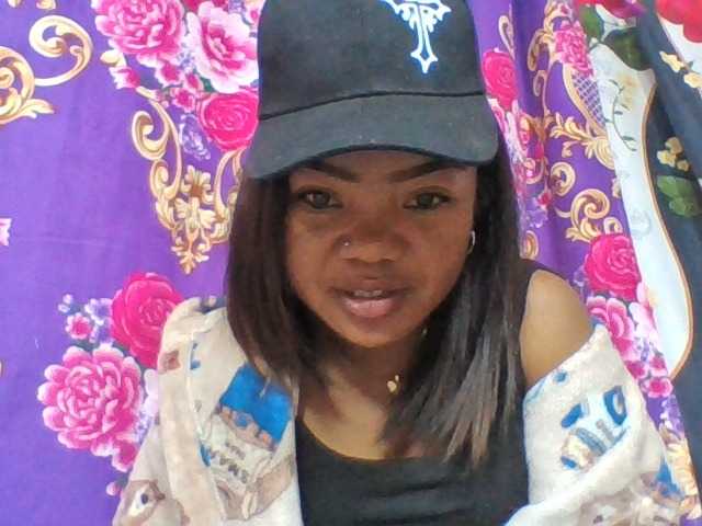 Elyah1a live cam on BongaCams