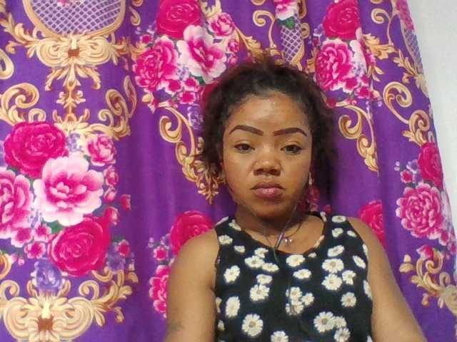 Elyah1a live cam on BongaCams