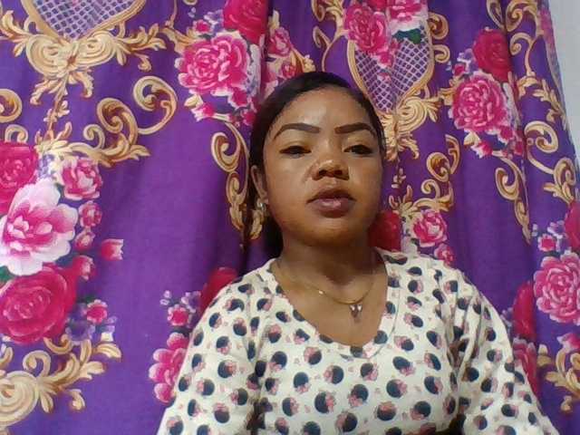 Elyah1a live cam on BongaCams