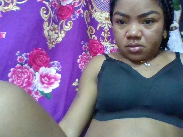 Elyah1a live cam on BongaCams