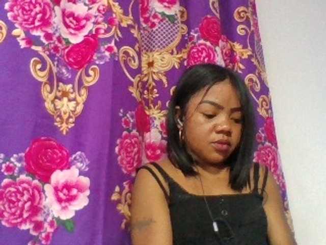 Elyah1a live cam on BongaCams