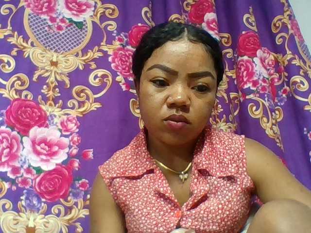 Elyah1a live cam on BongaCams