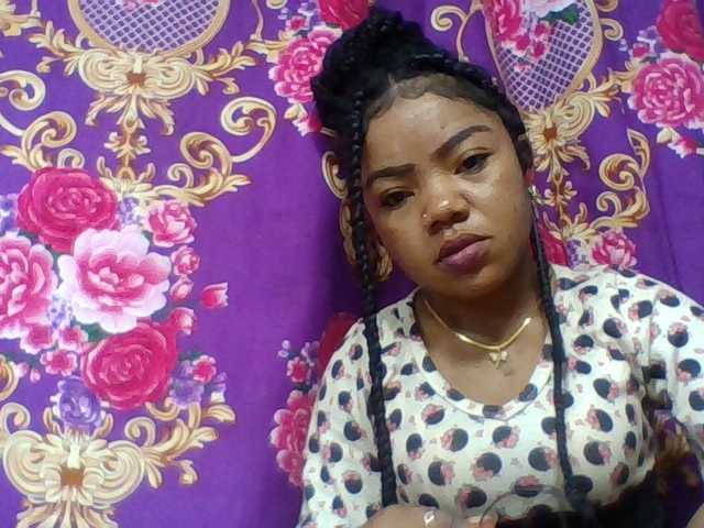 Elyah1a live cam on BongaCams