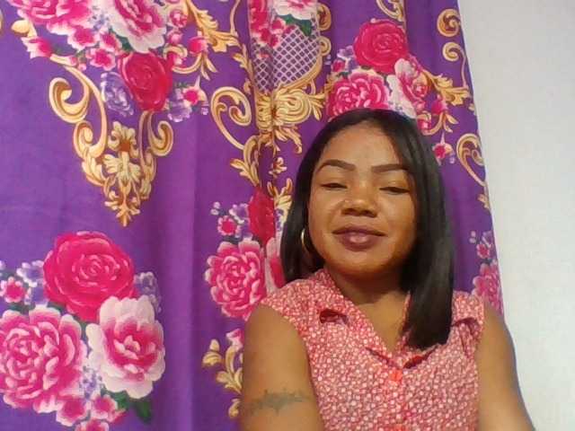 Elyah1a live cam on BongaCams