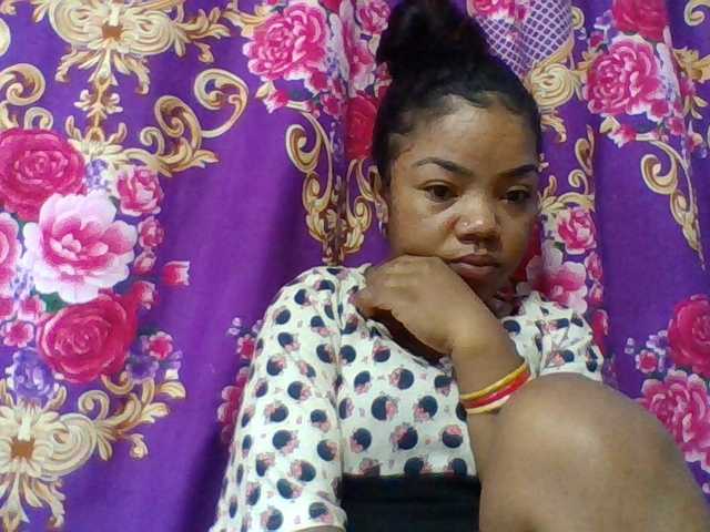 Elyah1a live cam on BongaCams