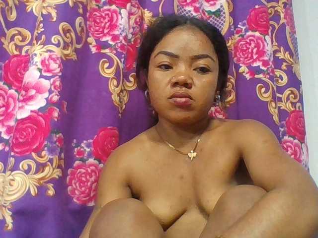 Elyah1a live cam on BongaCams