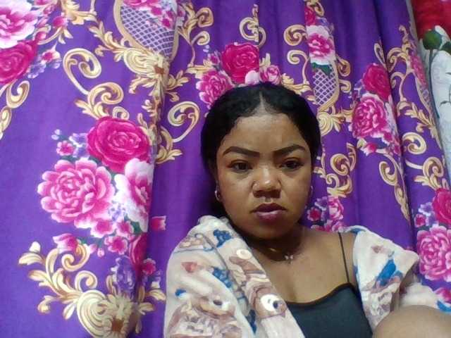 Elyah1a live cam on BongaCams