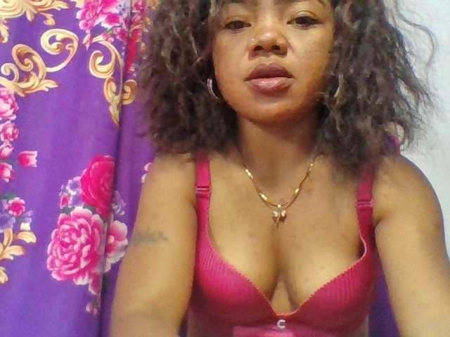 Elyah1a live cam on BongaCams