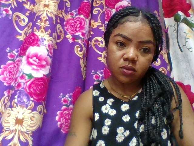Elyah1a live cam on BongaCams