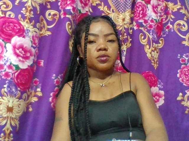 Elyah1a live cam on BongaCams