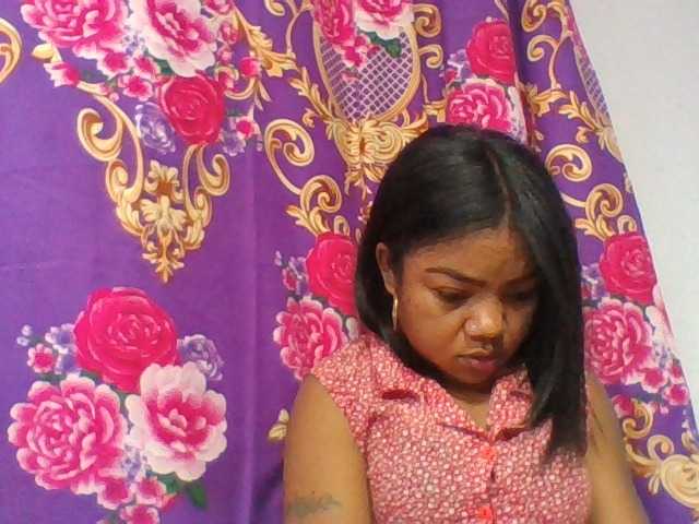 Elyah1a live cam on BongaCams