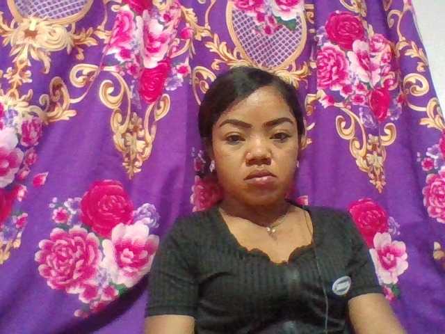 Elyah1a live cam on BongaCams