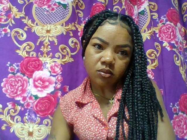 Elyah1a live cam on BongaCams