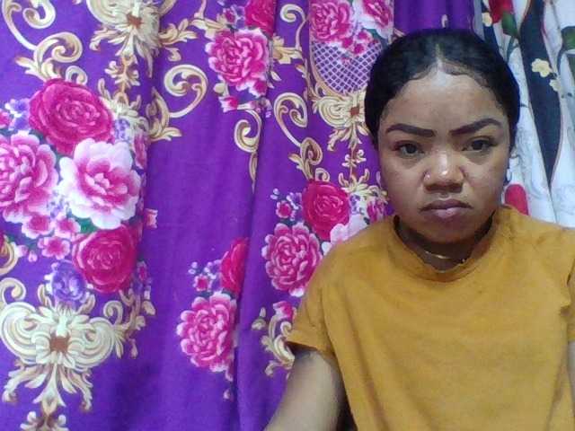 Elyah1a live cam on BongaCams