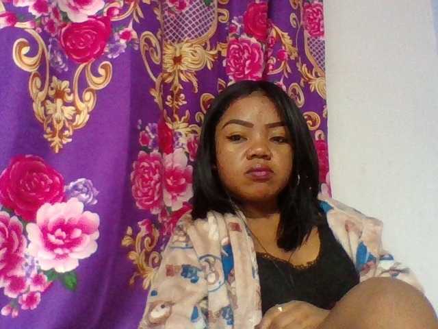 Elyah1a live cam on BongaCams
