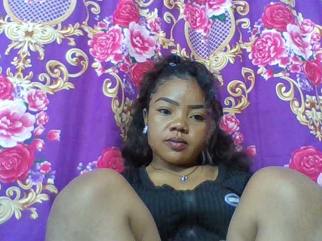 Elyah1a live cam on BongaCams