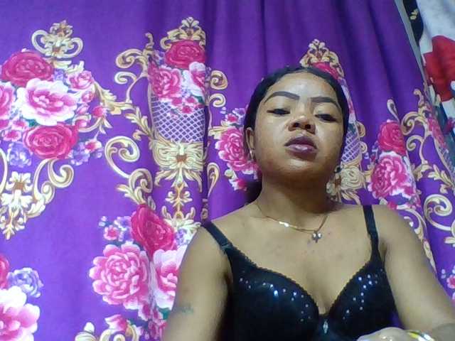 Elyah1a live cam on BongaCams