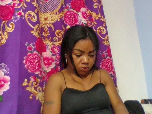Elyah1a live cam on BongaCams