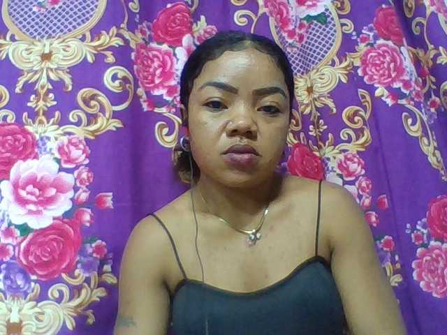 Elyah1a live cam on BongaCams