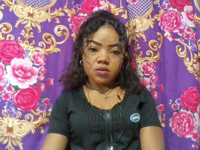 Elyah1a live cam on BongaCams