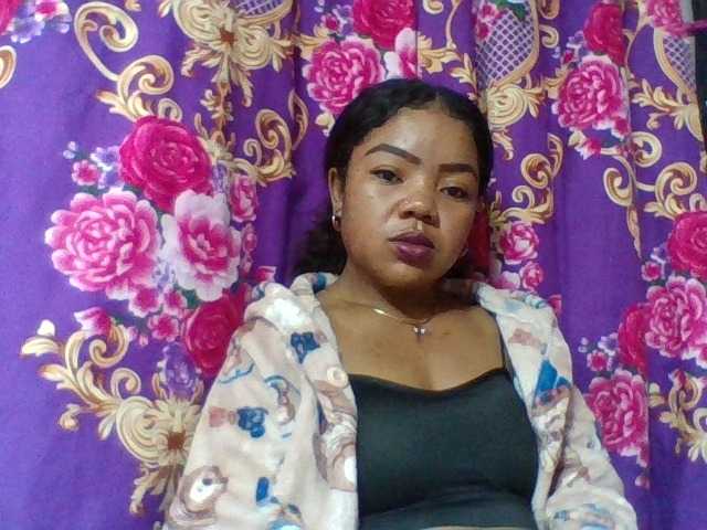 Elyah1a live cam on BongaCams
