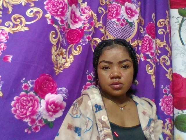 Elyah1a live cam on BongaCams