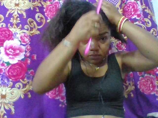 Elyah1a live cam on BongaCams