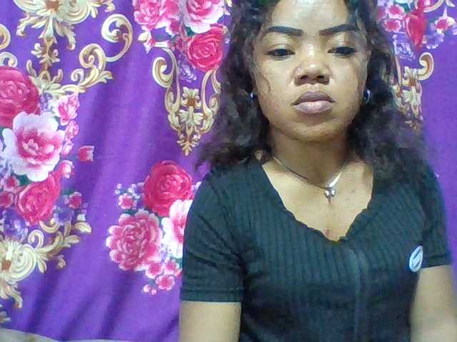 Elyah1a live cam on BongaCams