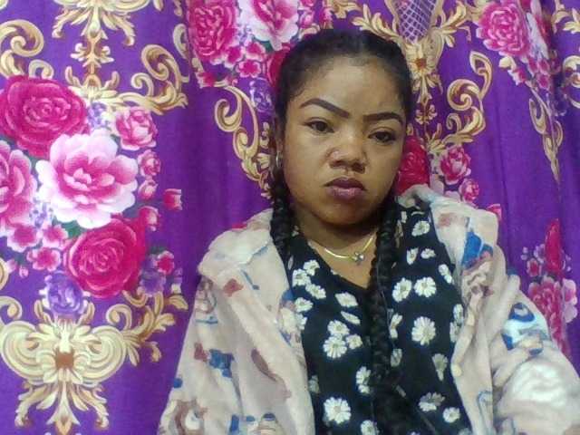 Elyah1a live cam on BongaCams