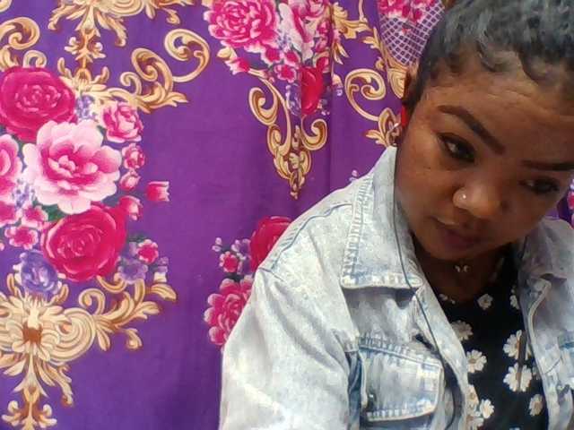Elyah1a live cam on BongaCams