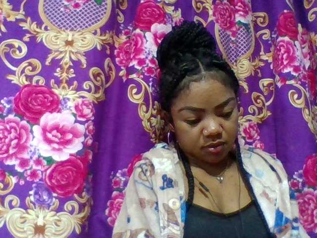 Elyah1a live cam on BongaCams