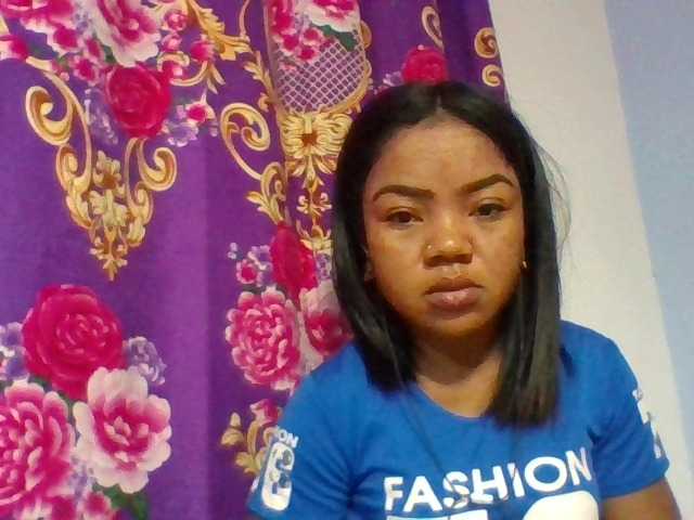 Elyah1a live cam on BongaCams