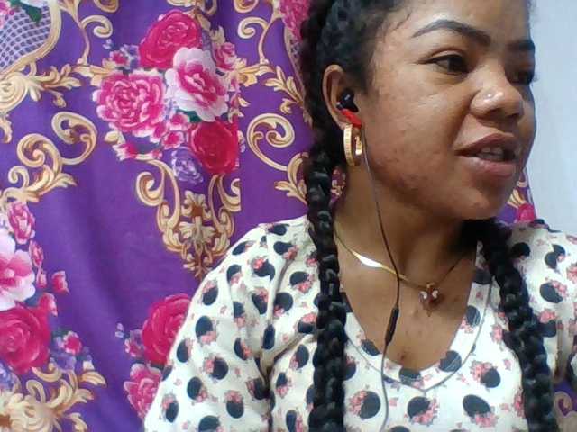 Elyah1a live cam on BongaCams