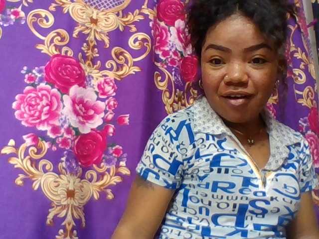Elyah1a live cam on BongaCams