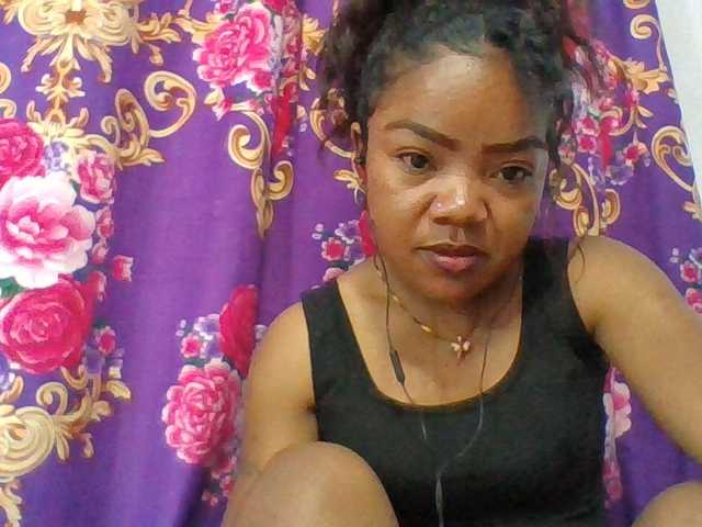 Elyah1a live cam on BongaCams