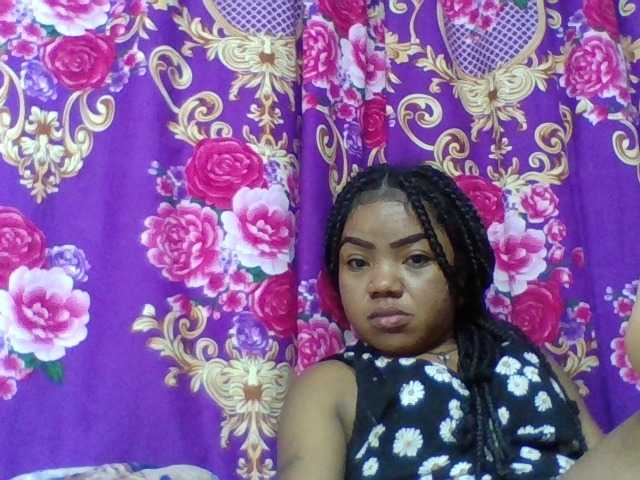 Elyah1a live cam on BongaCams