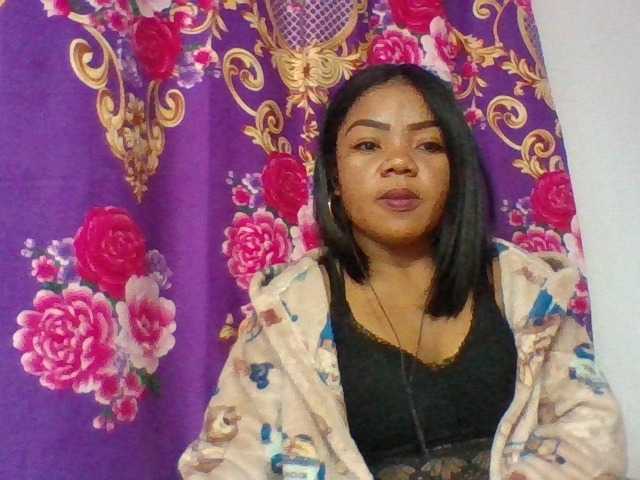 Elyah1a live cam on BongaCams