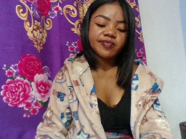 Elyah1a live cam on BongaCams