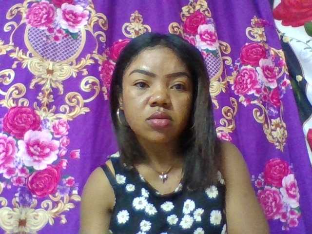 Elyah1a live cam on BongaCams