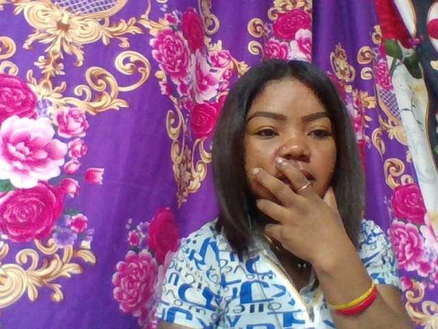 Elyah1a live cam on BongaCams