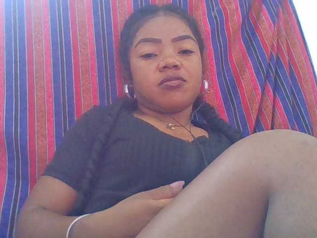 Elyah1a live cam on BongaCams